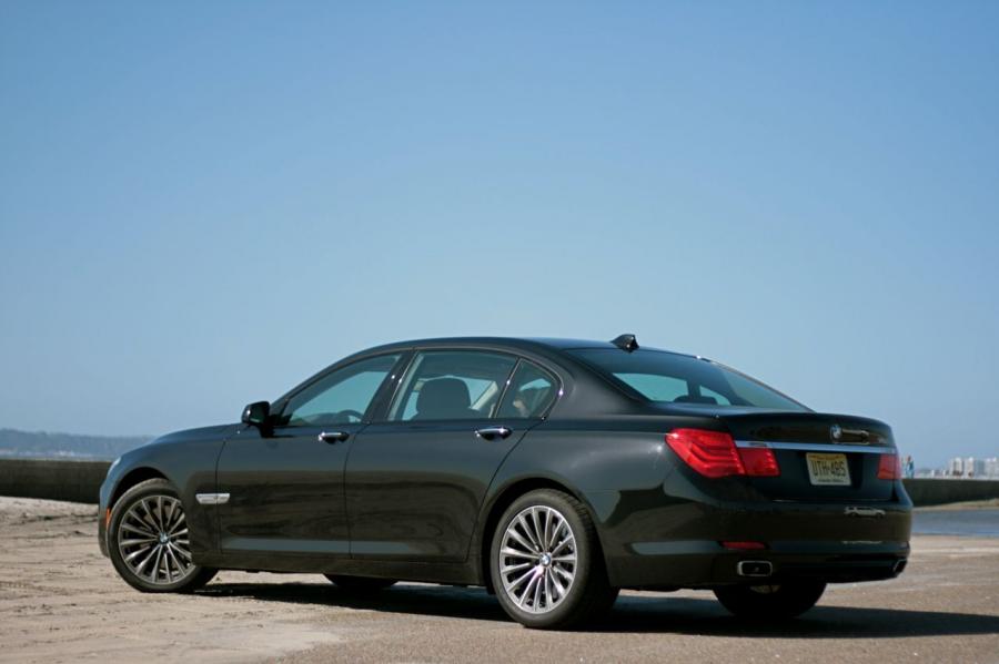  BMW 750iL 2009 года  (фото 4 из 30)